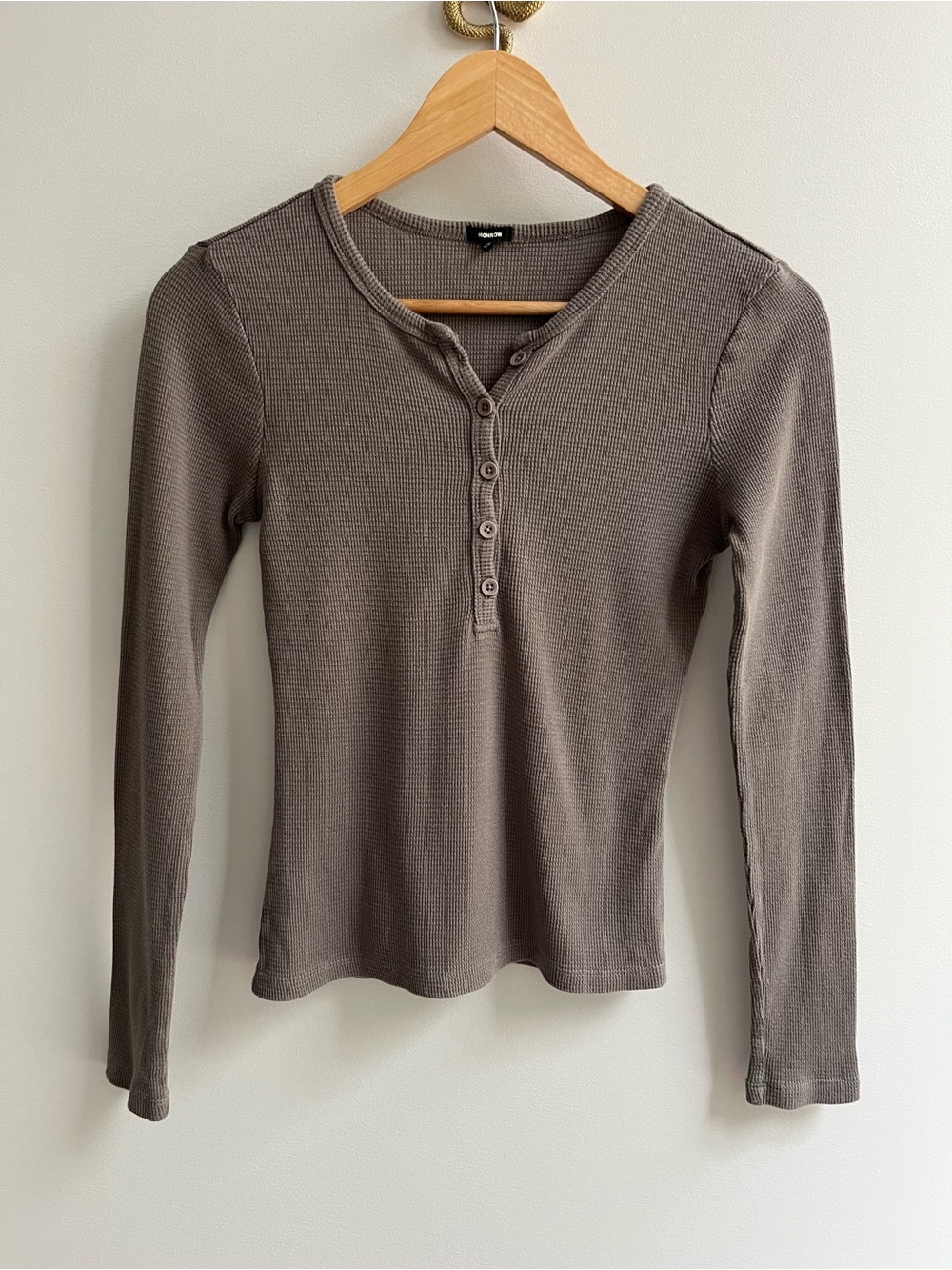 Monrow $108 Baby Thermal Long Sleeve Henley Tee Taupe S